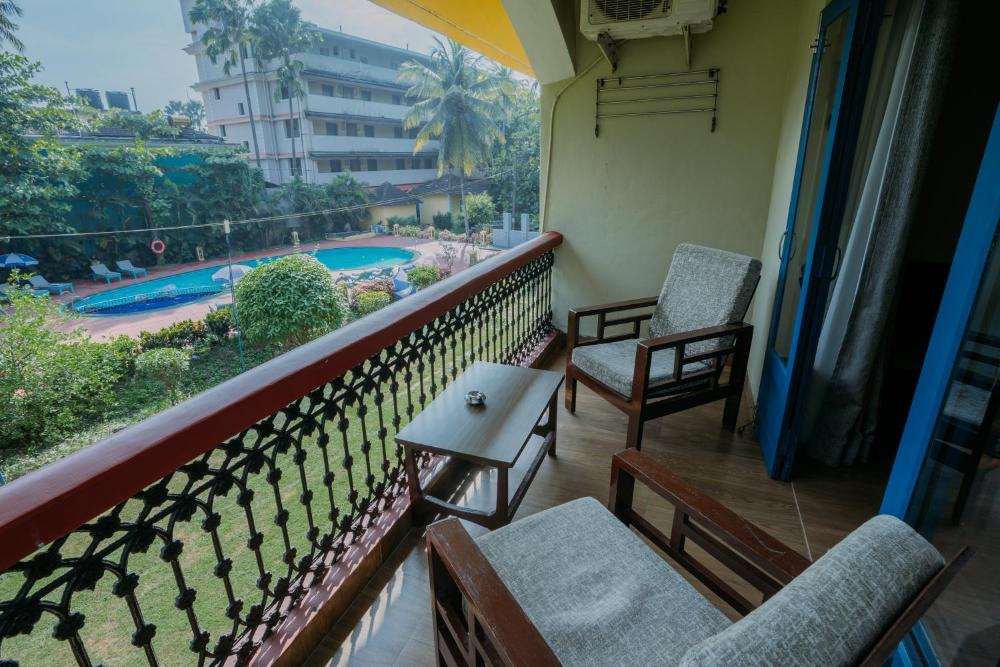 Superior Double or Twin Room with Pool View