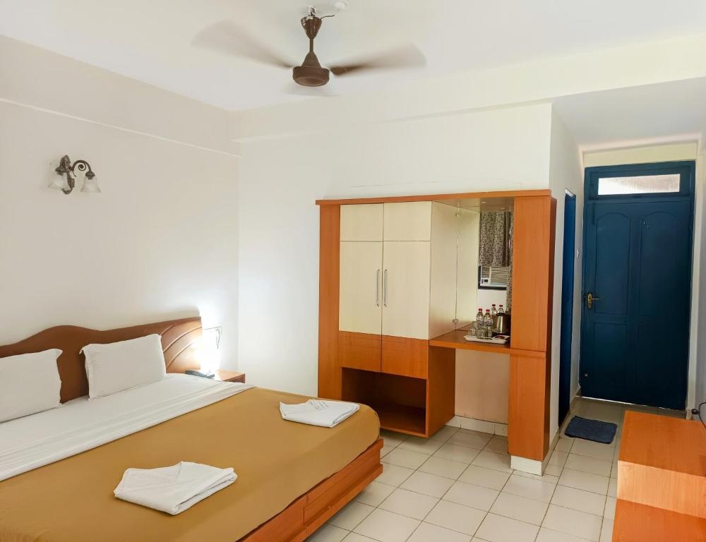 Room image 3